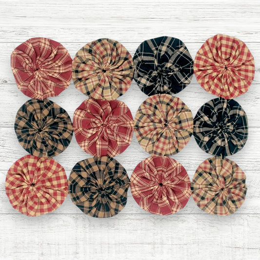 Yo-yo table mat in homespun Americana cotton fabrics