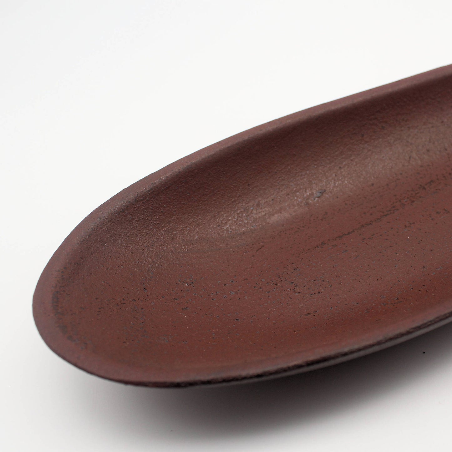 Colonial primitive long narrow burgundy resin decorative tray