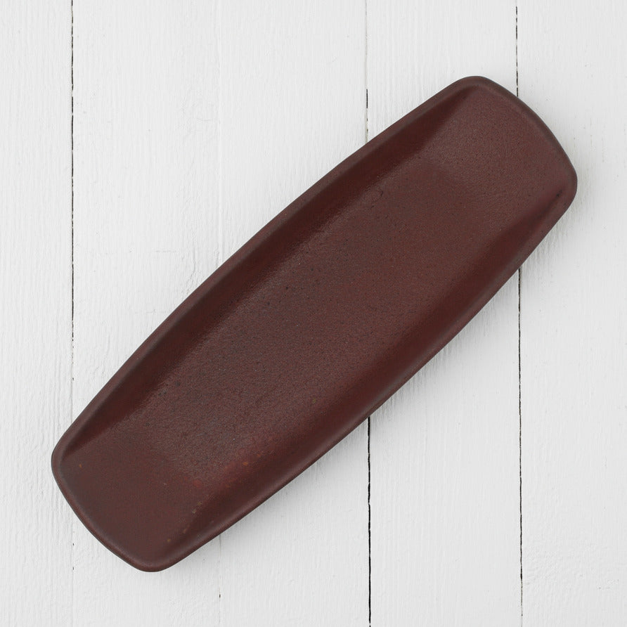 Colonial primitive burgundy resin tray